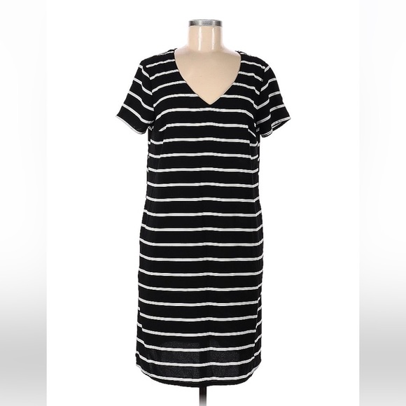 Apt 9 black and white stripe v neck mini dress short sleeve with pockets medium - Picture 2 of 3